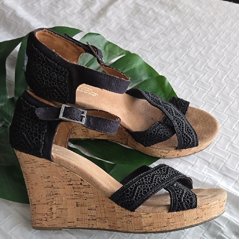 Toms Black Wedge Sandals With Lace Details Summer Shoes